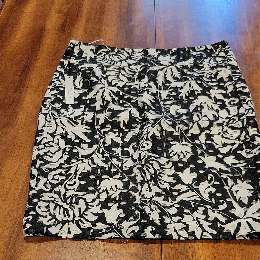 VERTIGO PARIS Black and White Mini Pencil Skirt